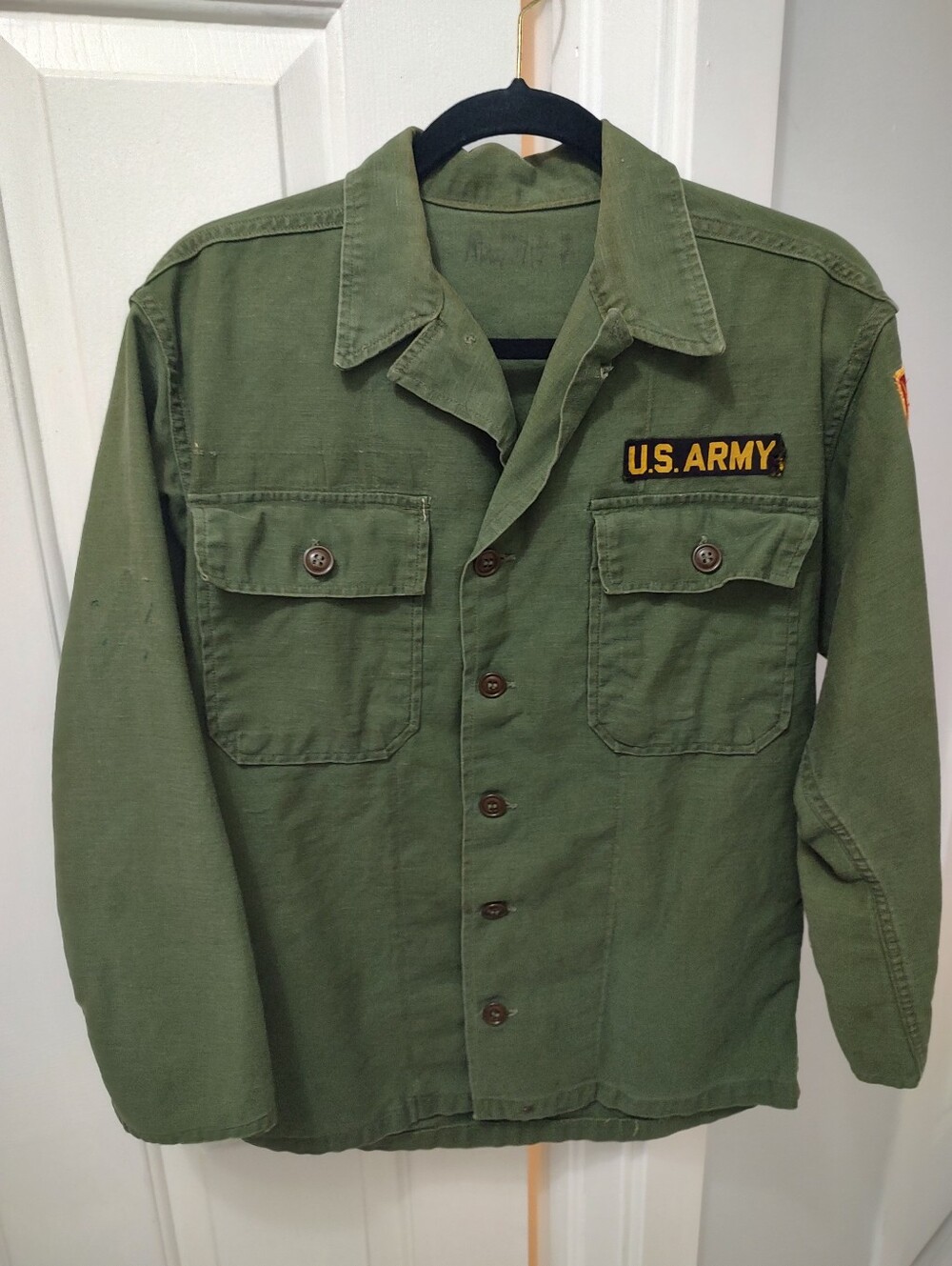 Vintage Army Shirt about size Small 2 patches